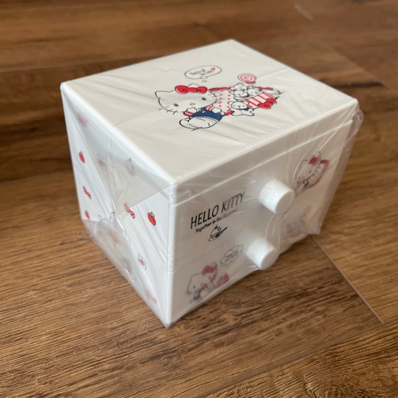 HELLO KITTY-NWT White Small Jewelry Dresser - Picture 3 of 11